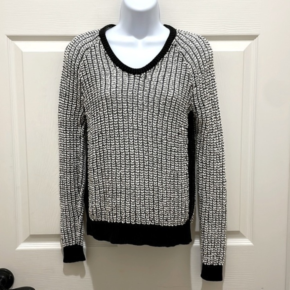 Lou & Grey Black and White Knit Long Sleeve Sweater